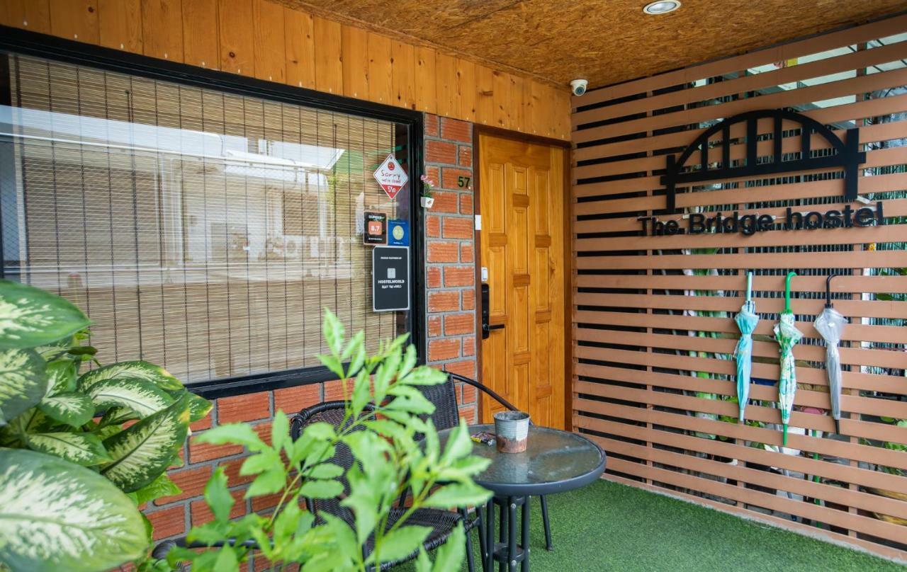 The Bridge Hostel Μπανγκόκ Εξωτερικό φωτογραφία