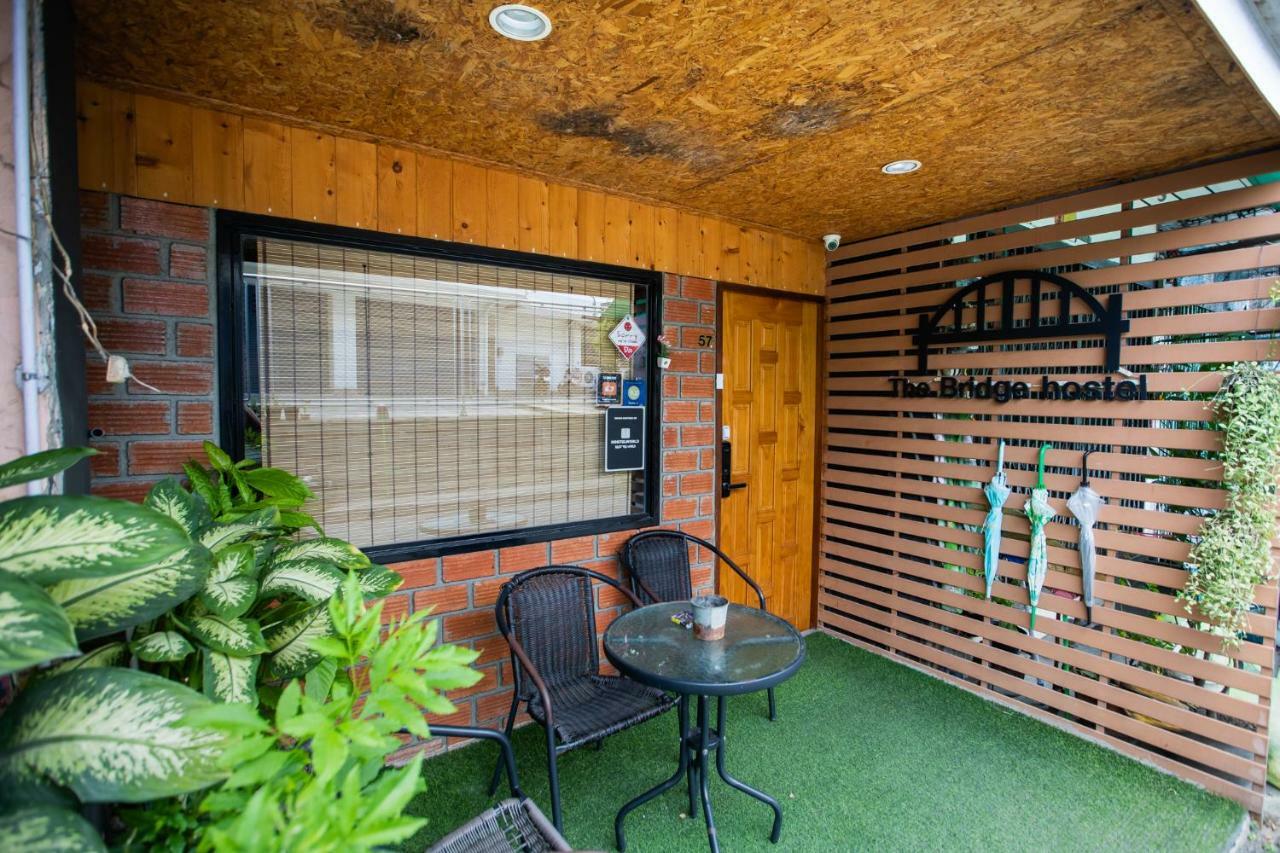 The Bridge Hostel Μπανγκόκ Εξωτερικό φωτογραφία