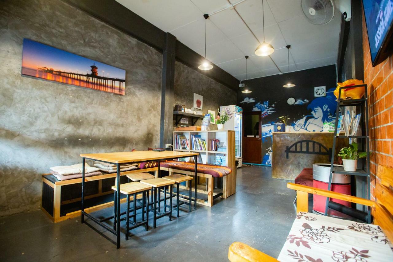The Bridge Hostel Μπανγκόκ Εξωτερικό φωτογραφία